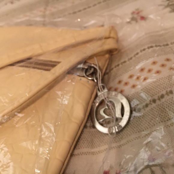 Bulgari parfum cosmetic bag & new Jing Pin wristlet - Picture 4 of 11